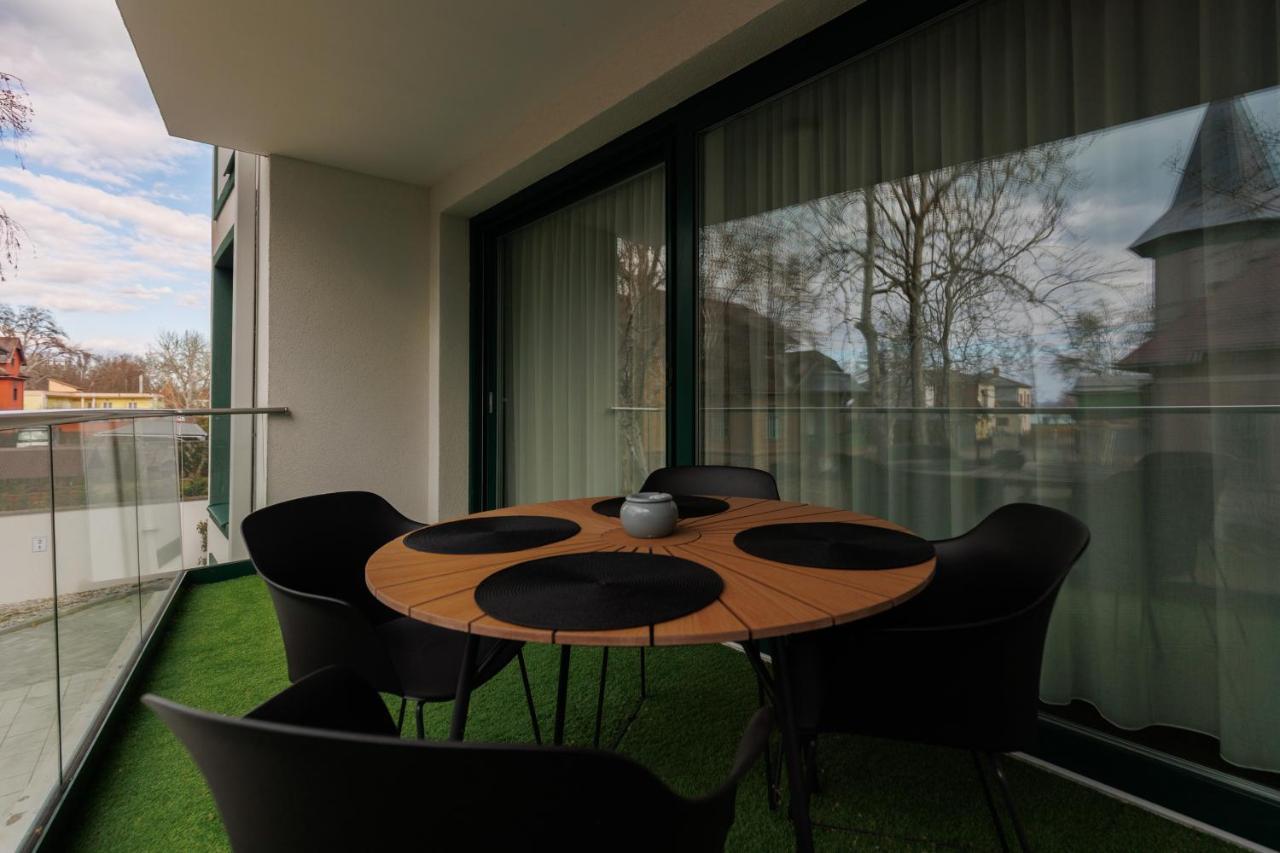 Villa Bauhaus Wellness Apartman 102 Siófok Buitenkant foto
