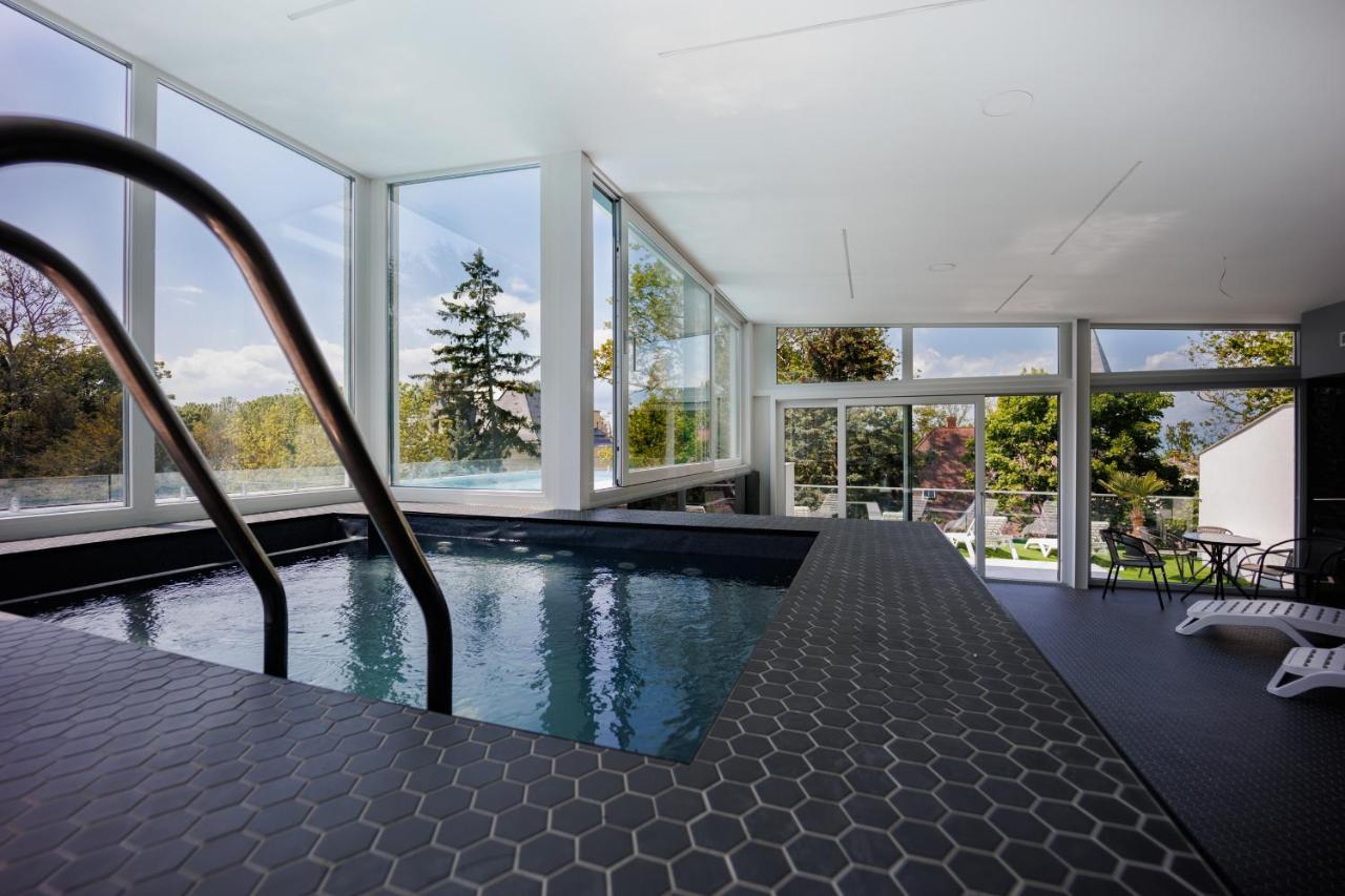 Villa Bauhaus Wellness Apartman 102 Siófok Buitenkant foto