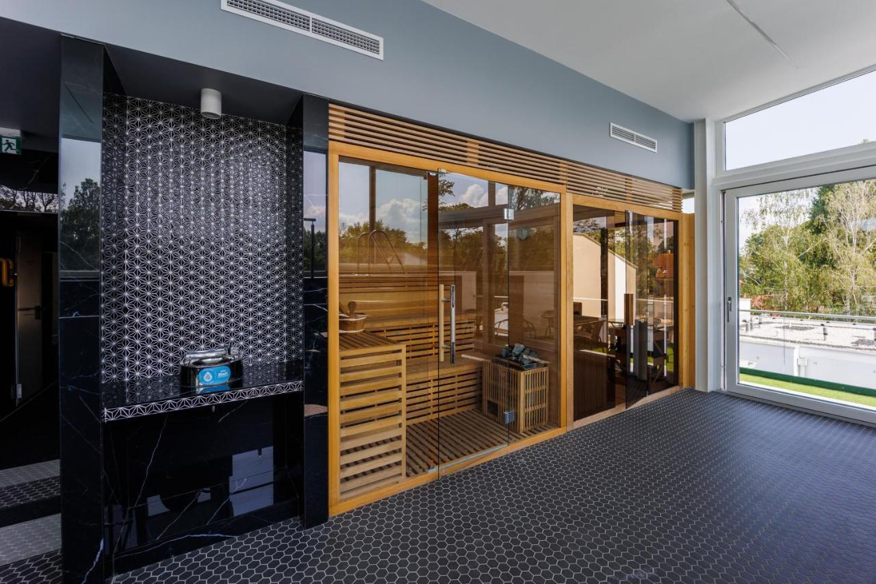 Villa Bauhaus Wellness Apartman 102 Siófok Buitenkant foto